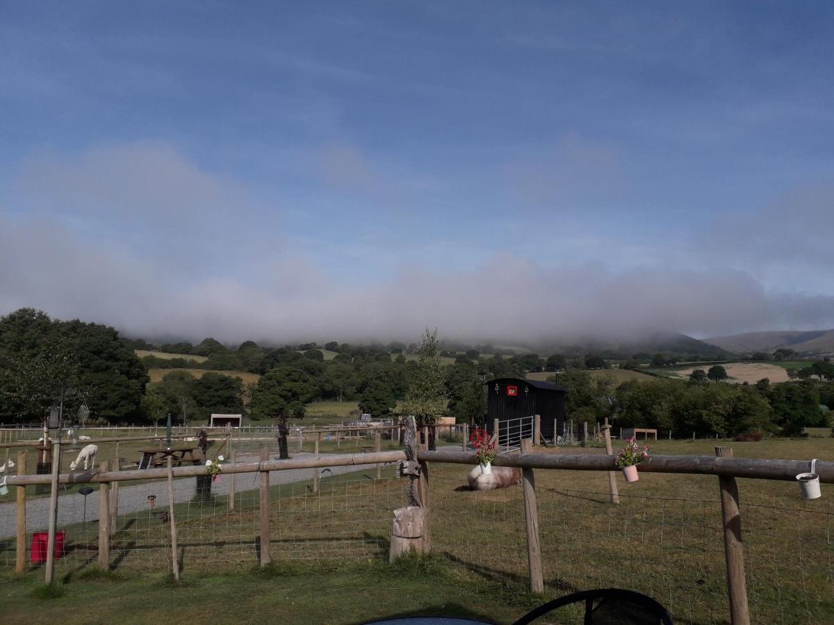 Ruby Shepherds Hut Sleeps 4 Rhayader Kültér fotó